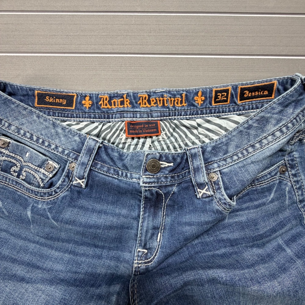 Rock Revival Jessica Skinny Jeans Medium Wash Distressed Fleur De Lis Size 32 - Picture 5 of 11